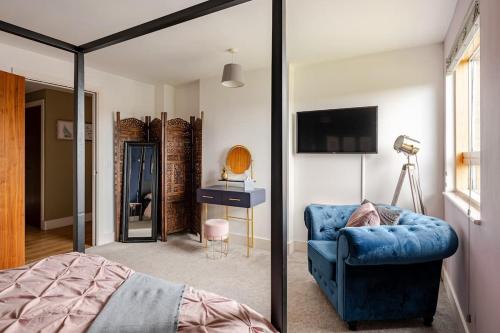 Waterfront 2 bed apartment with views over Ipswichにあるテレビまたはエンターテインメントセンター