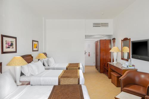 مارلين إن أزور