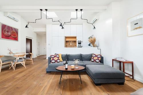 Penthouse - Heart of Cracow - Balcony - AC