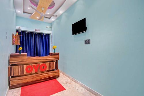 TV a/nebo společenská místnost v ubytování Hotel O Redwood Plaza