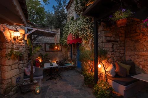 Gallery image of Alacati Eski Ev Hotel in Alacati