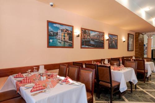 Restaurace v ubytování Marlin Inn Azur Resort