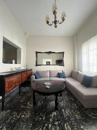 Reina House
