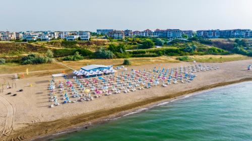 Natura All Seasons Boutique Hotel — Beach