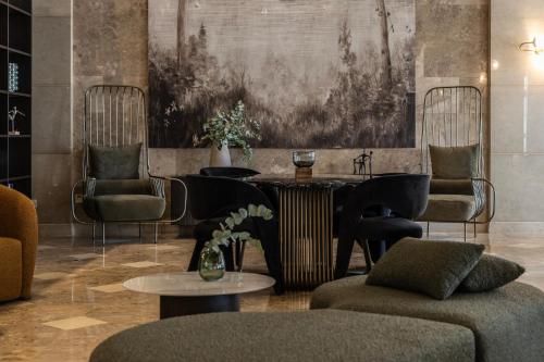 Posezení v ubytování Cali Resort & Spa Designed For Adults by Louis Hotels