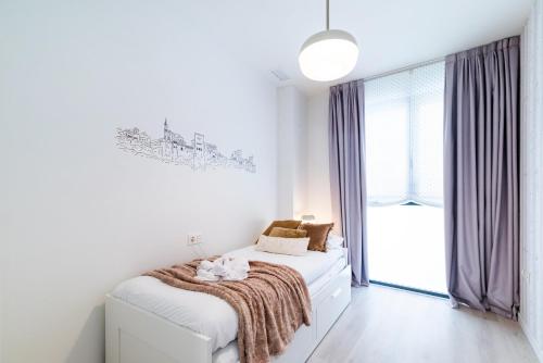 Wekey Homes, Ángel Deluxe Apartment with Parking