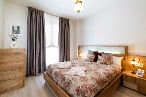 Wekey Homes, Ángel Deluxe Apartment with Parking