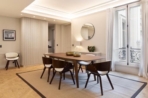 Pick A Flat's Apartment in Saint-Germain, Bon Marché - Rue de Babylone