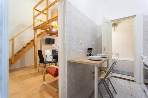 Cute apartment next to the Gozsdu Courtyard 1061 Budapest, Vasvári Pál utca 11 kép - 3