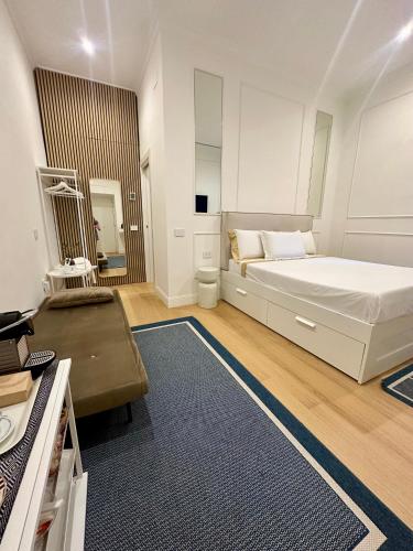 Raffaella Home