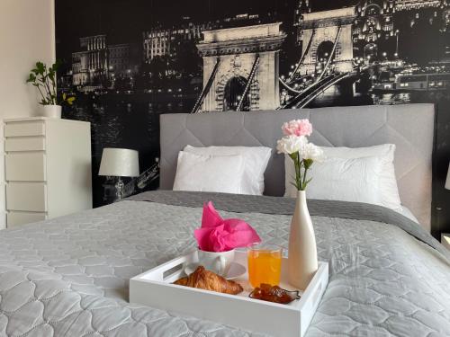 Posteľ alebo postele v izbe v ubytovaní BUDACASTLE PANORAMIC LUXURIOUS FAMILY APT, FREE PARKING included