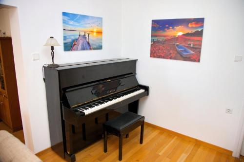 ポルト・ヘリにあるAroura Homes 3BR 2BA Porto Heliのギャラリーの写真