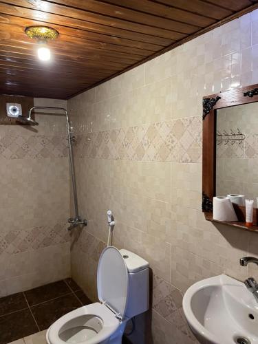 Ένα μπάνιο στο Rum Rosella camp