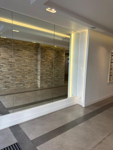 Premium 80sqm Apartment Opposite Martinez, Steps from Congress Center photo 28