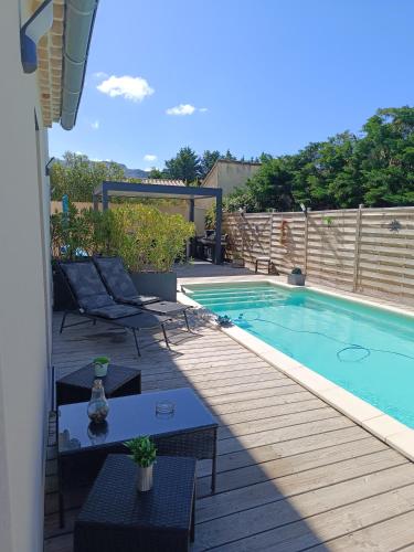 La Cigale sous l'Olivier - Chambre , SdB et Salon Privé - Piscine