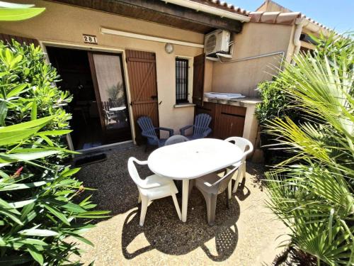 Photo de la galerie de l'établissement Résidence Grande Bleue - VILLA T2 MEZZANINE 6 couchages PORT LEUCATE MAE-7491, à Port-Leucate