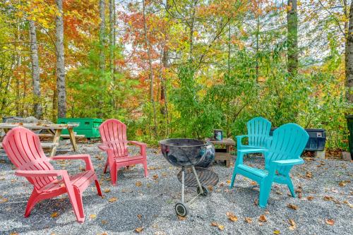 Giardino di Whittier Vacation Rental Cabin with Private Hot Tub
