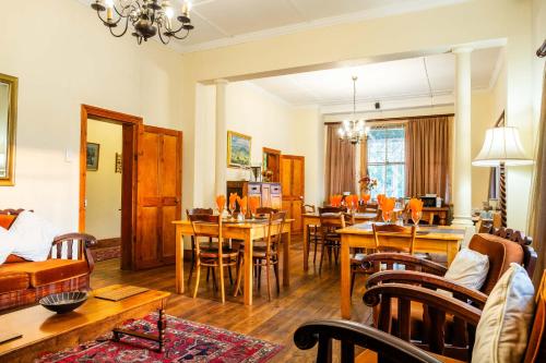 Χώρος καθιστικού στο Karoo Ouberg Guest Lodge