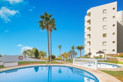 Bazén v ubytovaní Calahonda Frontline Beach Algaida - Happy Rentals alebo v jeho blízkosti