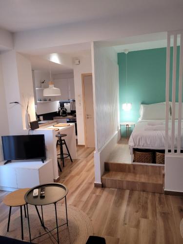 Alyvia Central Apartment 2