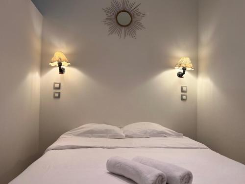 B032 Grand studio au marche Forville