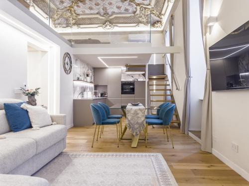 Kuchyň nebo kuchyňský kout v ubytování CASA LE 4 ARTI - 86Mq in Via Lagrange 43 LUXURY
