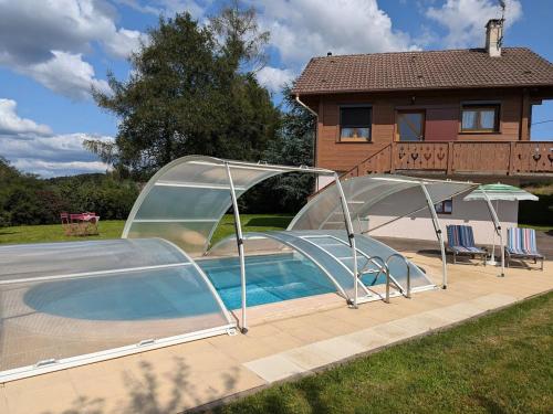 Chalet cosy avec piscine privée au Val-d'Ajol, 3 chambres - FR-1-589-597