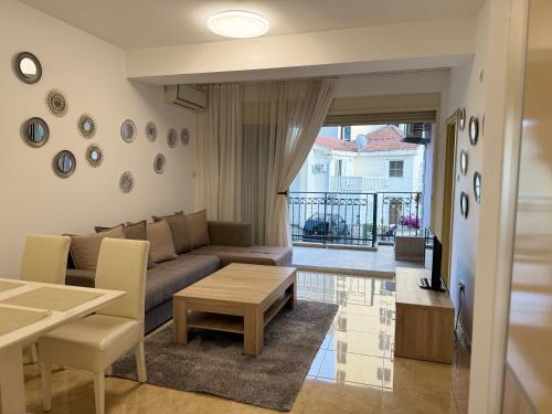 Зображення з фотогалереї помешкання Viola Di Mare Apartments у Будві