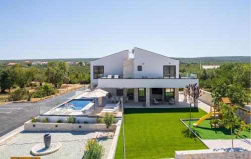 Nice Home In Sikovo With Sauna