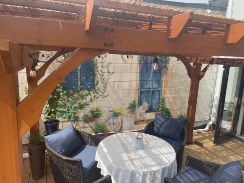 ベルビルにあるL'auberge De France Innのギャラリーの写真