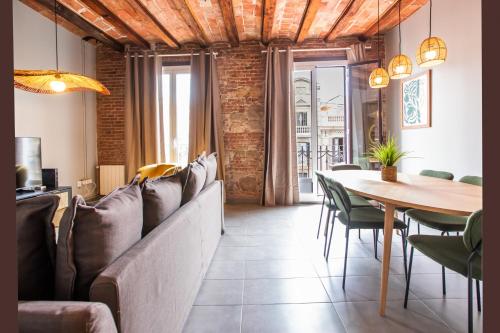 43MAL1000-NiceBright 2BR next to Sagrada Familia