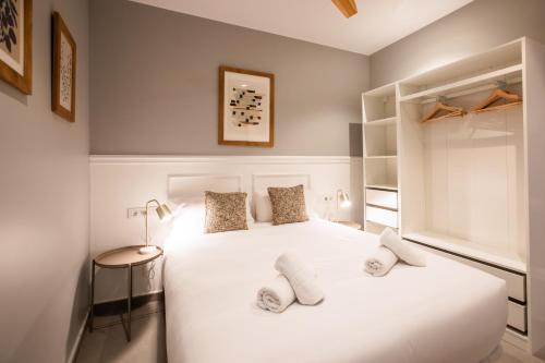 21mal1089-Magnific apartment near Sagrada familia