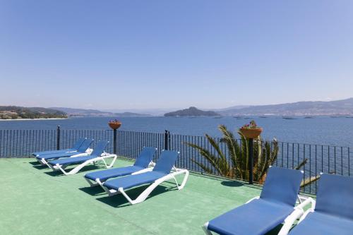 Gallery image of Apartamentos Miramar Playa in Raxo