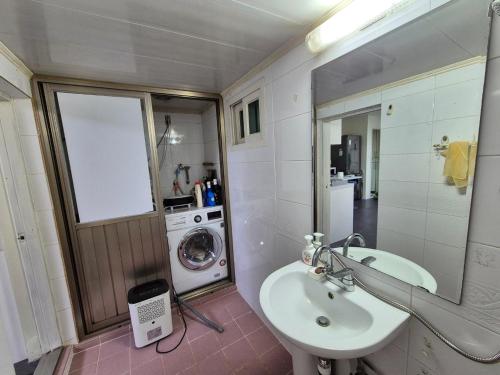 Koupelna v ubytování Dongjak Cozy House