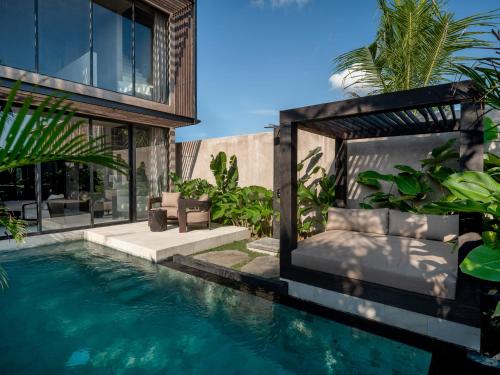 Bazén v ubytování Zendara Villas Canggu by Blacksand nebo v jeho okolí