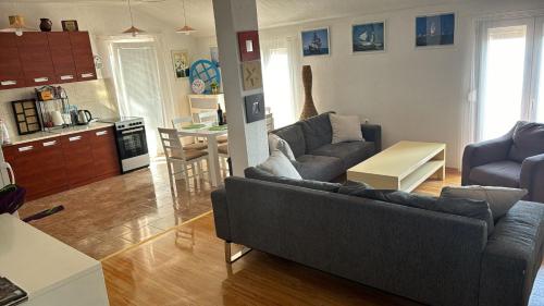 Apartment Beverly Kožino - by the sea with free parking