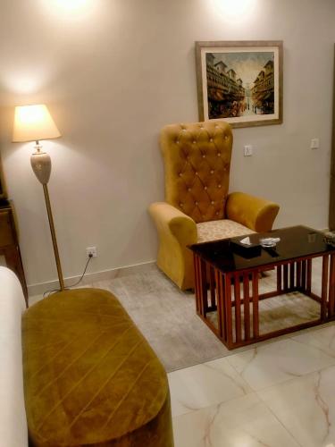 Coin salon dans l'établissement Imperial Suites