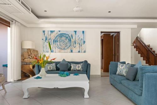 Χώρος καθιστικού στο 3 BR Villa Leelavadee, seconds to the beach