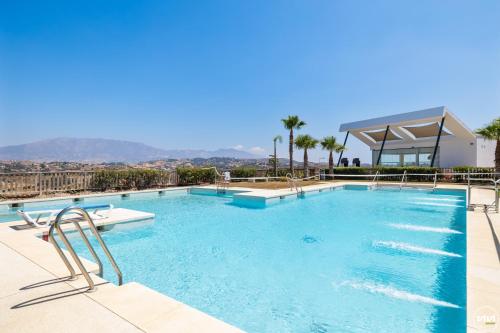 ViVi Homes - Golden Horizon Sauna, Pool, Gym & Beach