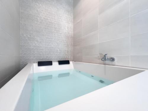 ISG Apartments Triana Jacuzzi 4