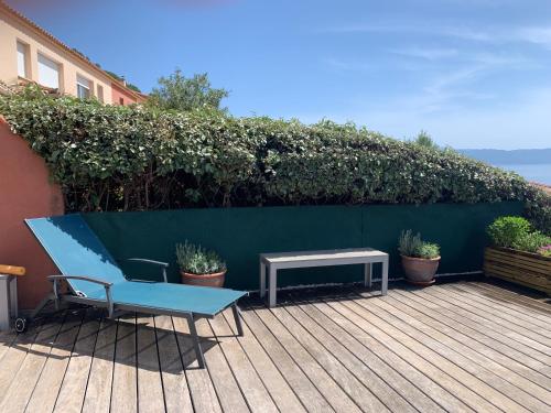 Imagen de la galería de Ajaccio maison bord de mer dans résidence avec piscine, en Ajaccio