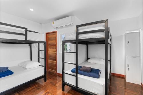 Chill Inn Chaweng Hostel and Cafeにあるベッド