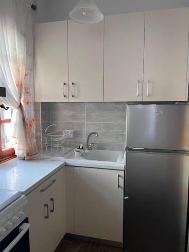 Dapur atau dapur kecil di kaloutsikos sea view house