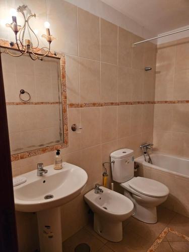 Ένα μπάνιο στο 2 bedroom apartment near Fanabe beach