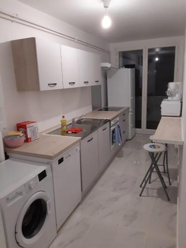 Dapur atau dapur kecil di Chambre CHU PURPAN