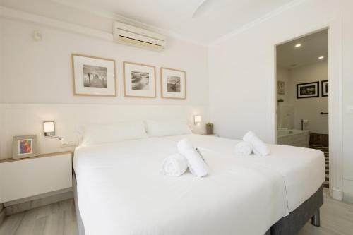 Cozy apartment with terrace and access to the beach, in Elviria, Marbella East