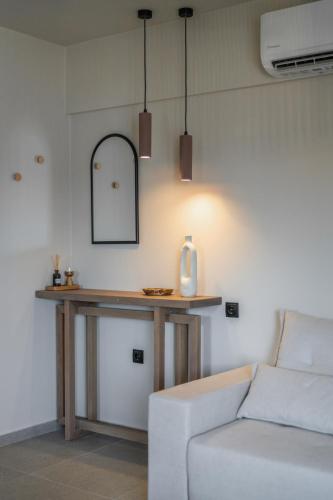 Ruang duduk di ANOGI suites