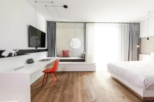 KPM Hotel & Residences Berlin, a Member of Design Hotels photo 1