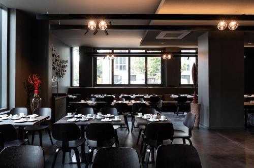 KPM Hotel & Residences Berlin, a Member of Design Hotelsにあるレストランまたは飲食店