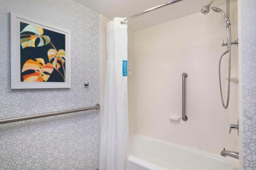 Ванная комната в Hampton Inn Northwood